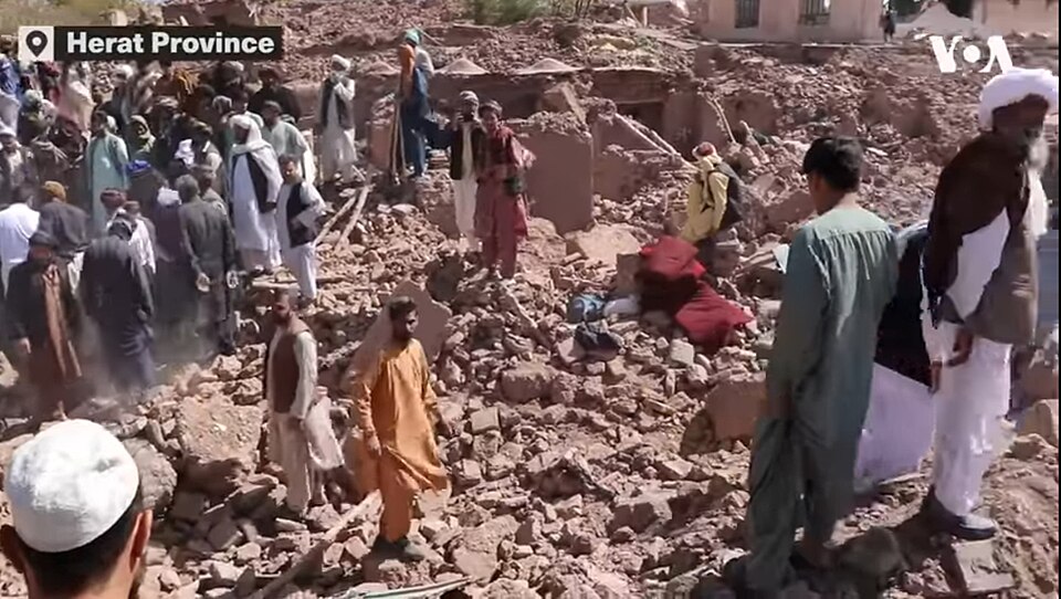Survivors of the 2023 Herat earthquake in Afghanistan dig out and try finding other survivors