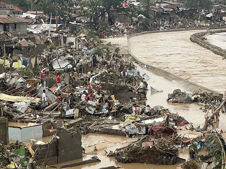 Mananga River Swells as Typhoon Tino Batters Cebu